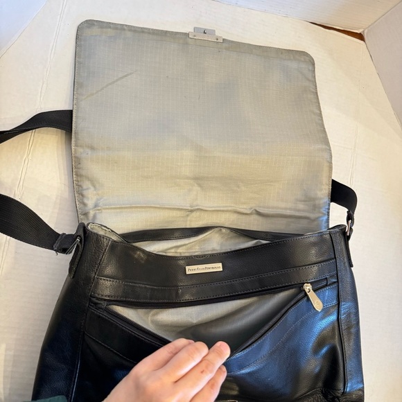 PERRY ELLIS PORTFOLIO Black Leather Briefcase Messenger Bag - Picture 13 of 16